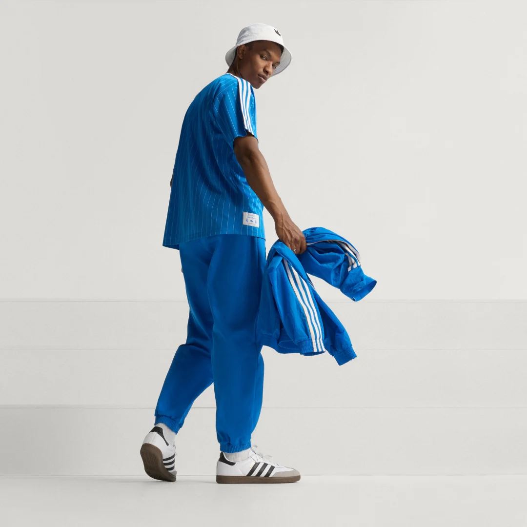 Detalle de Camiseta Real Madrid Terrace Icons de Adidas