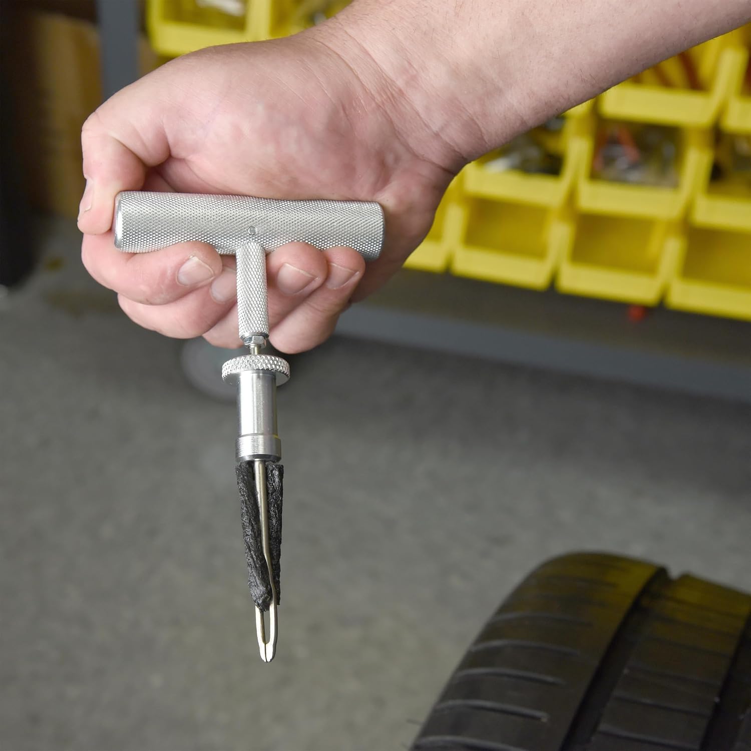 Detalle 2 de Slime 20290-5 bandenplugset met aluminium T-greep, ruimer en 10 reparatiekoorden
