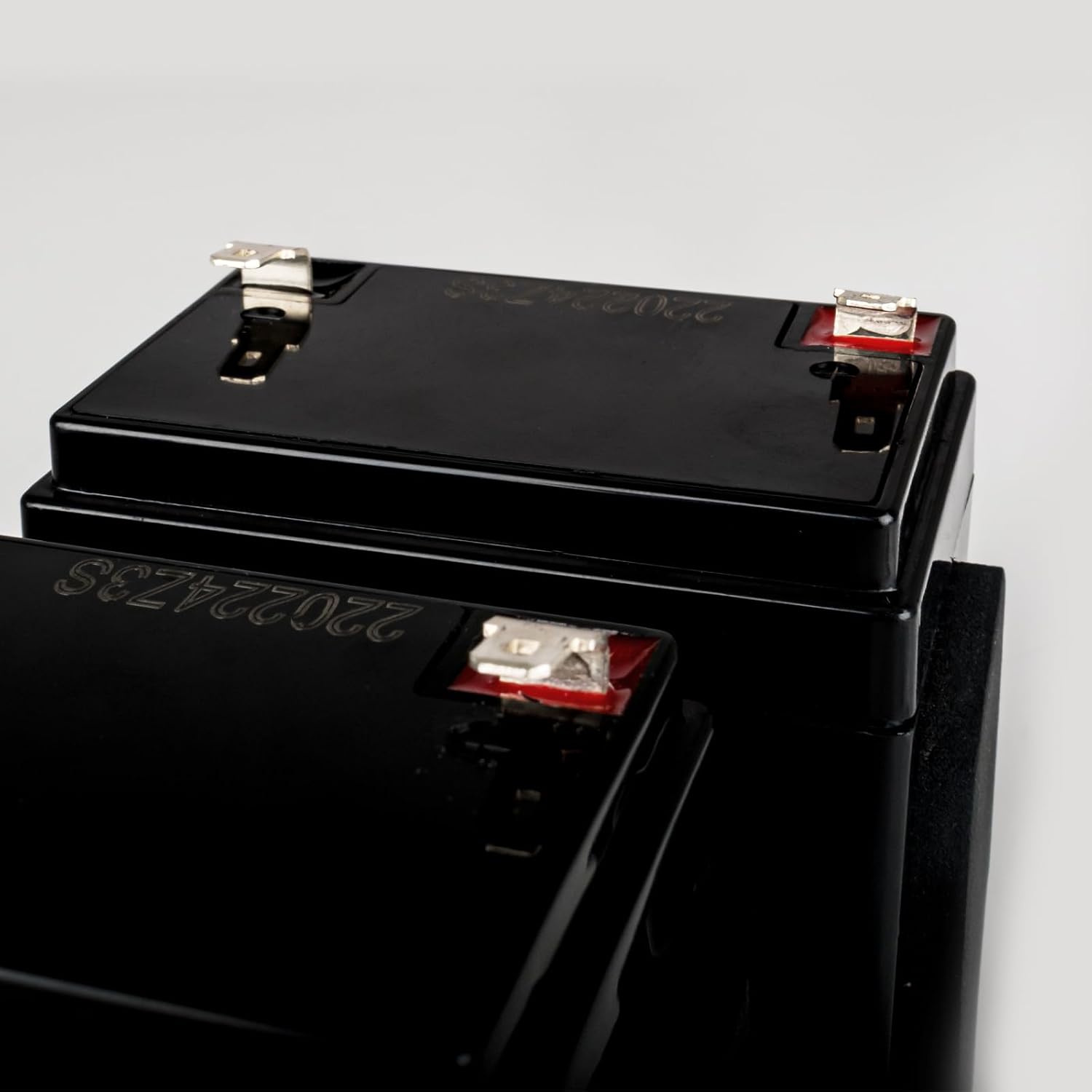 Detalle 2 de SCS Sentinel AAM0139 BatteryGate 2 – zestaw 2 akumulatorów 12/24 V, 2,2 Ah