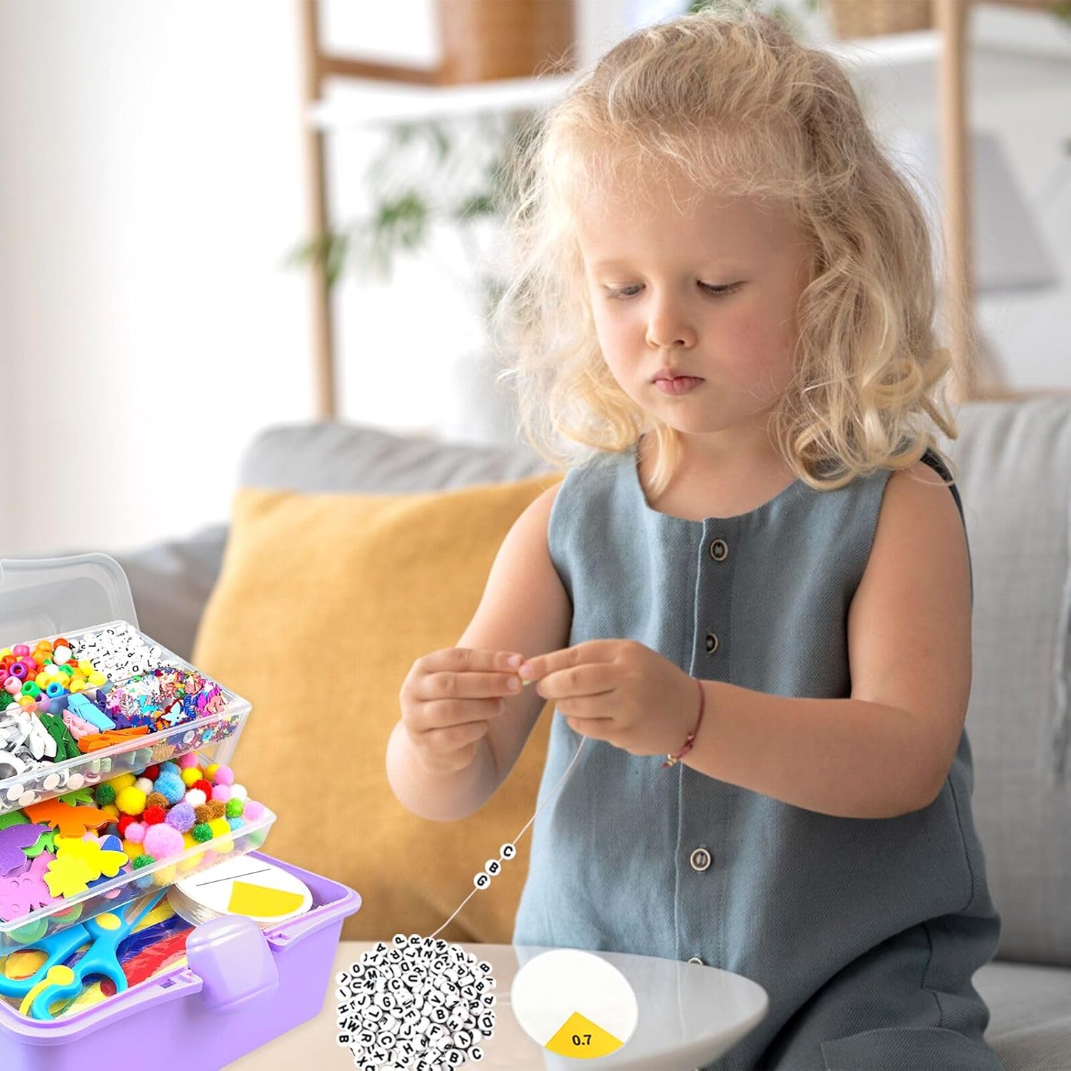 Detalle de ZEIZHUBN 3000 Stück Bastelset Kinder – Tragbarer Bastelkoffer mit Pfeifenreinigern, Perlen, Papier und mehr