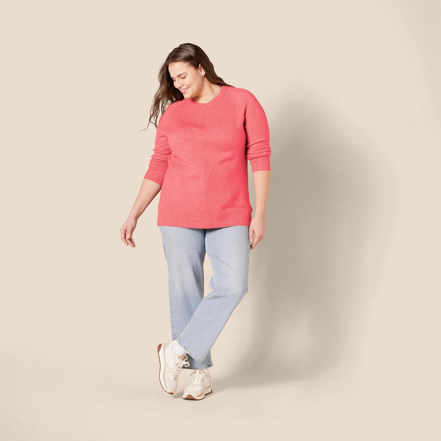 Thumbnail 3 de Amazon Essentials Damen Regular-Fit Langarm-Pullover mit Rundhalsausschnitt