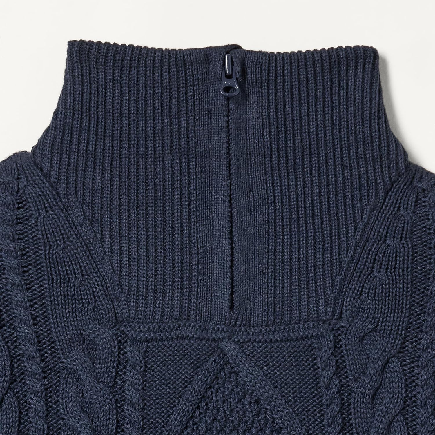 Detalle 2 de Amazon Essentials Boys and Toddlers' Quarter-Zip Cable-Knit Relaxed-Fit Jumper