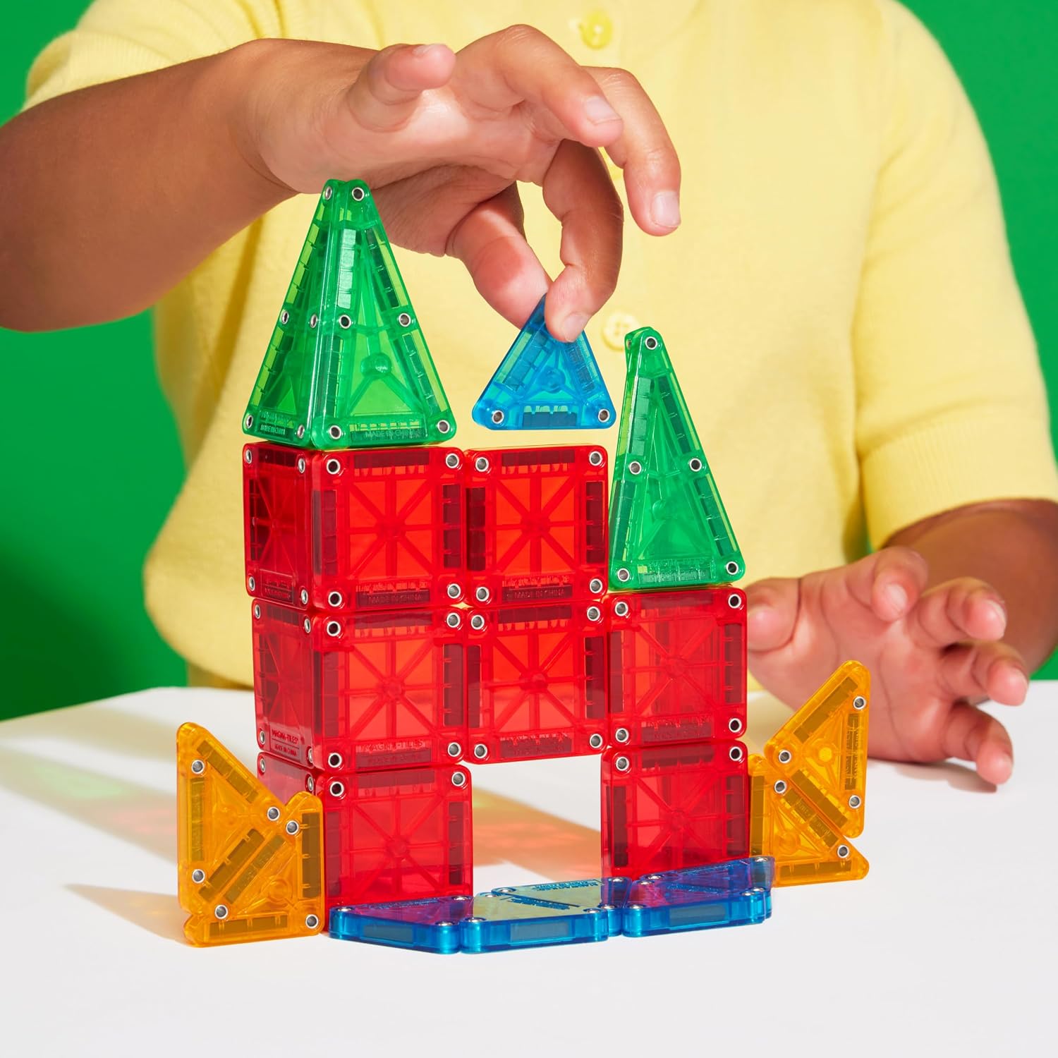 Thumbnail 4 de Magna-Tiles microMAGS 26-Piece Travel Magnetic Construction Set – Bold Colours