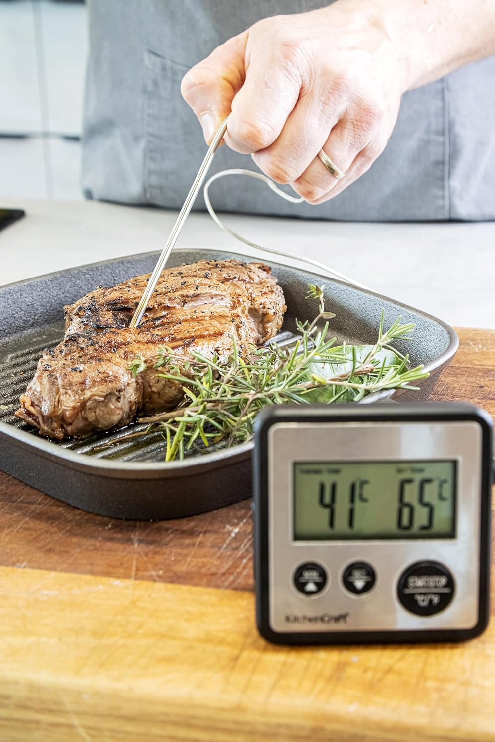 Detalle 2 de KitchenCraft Digital Food Thermometer and Kitchen Timer with Probe