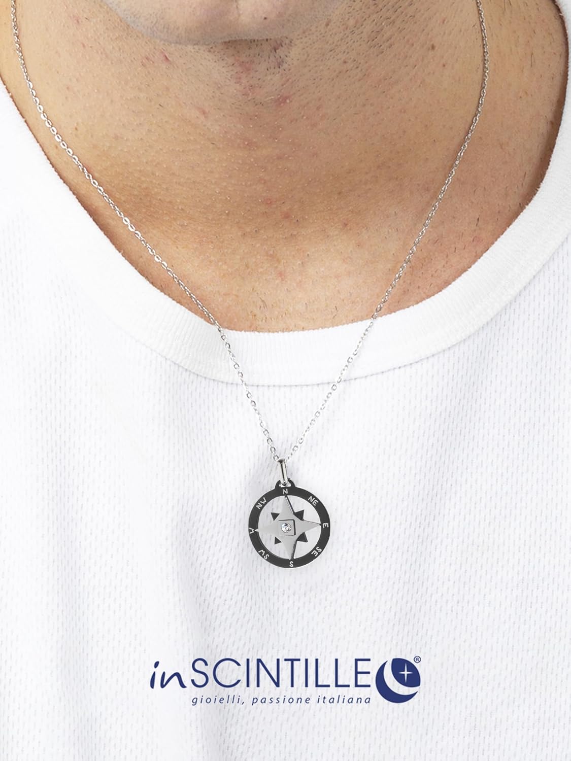 Detalle 2 de Collier Roses des Vents en Acier Inoxydable pour Homme par inSCINTILLE – Longueur 48–53 cm