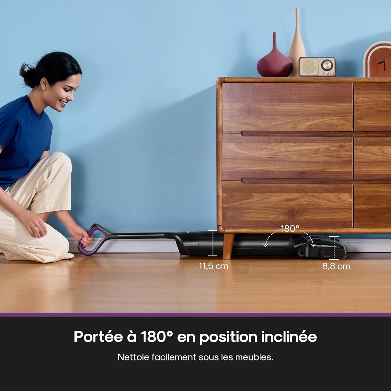 Thumbnail 1 de EUREKA FloorShine 460 : aspirateur laveur inclinable à 180° pour nettoyer sous les meubles