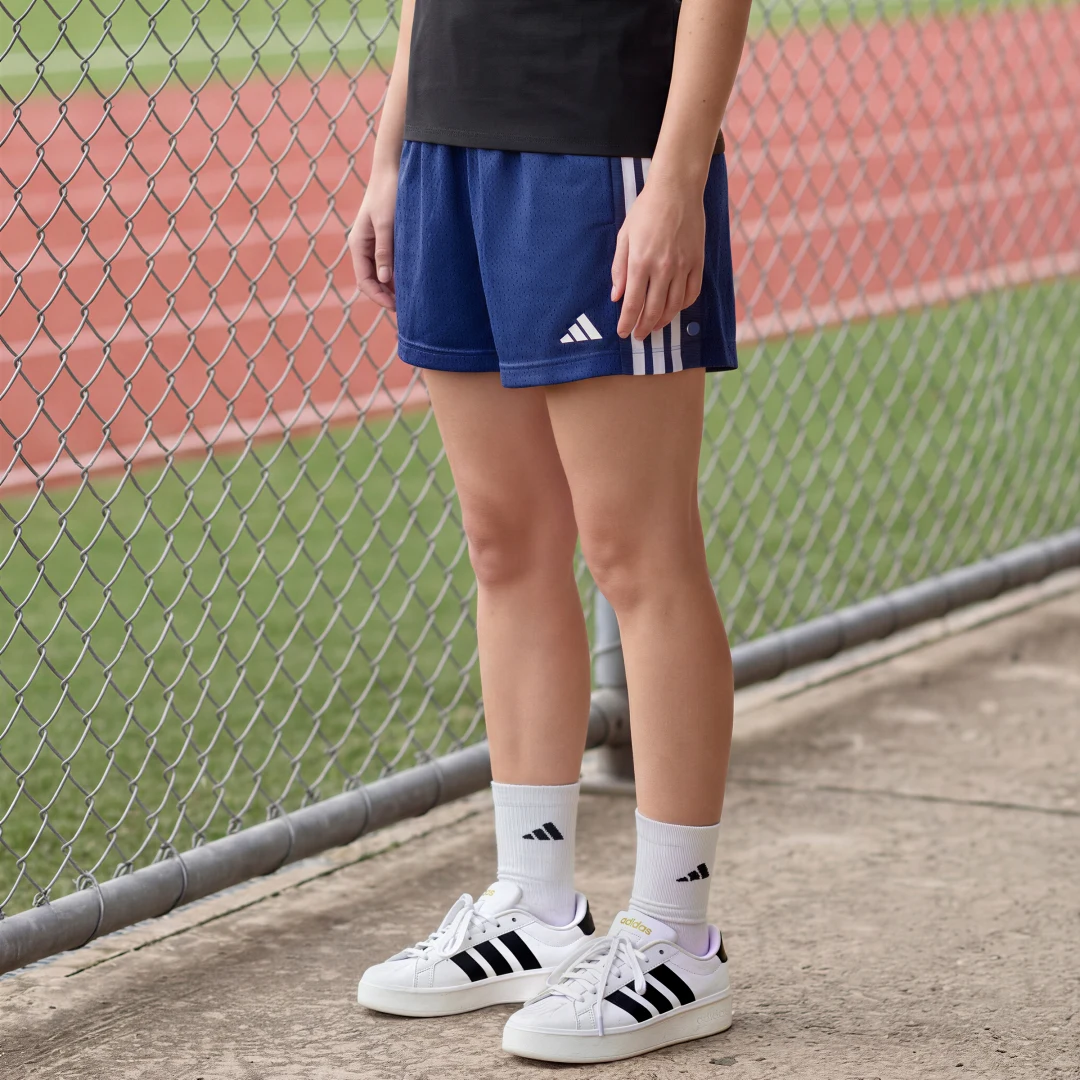 Detalle de Pantalón corto de malla Stadium de Adidas – color Azul