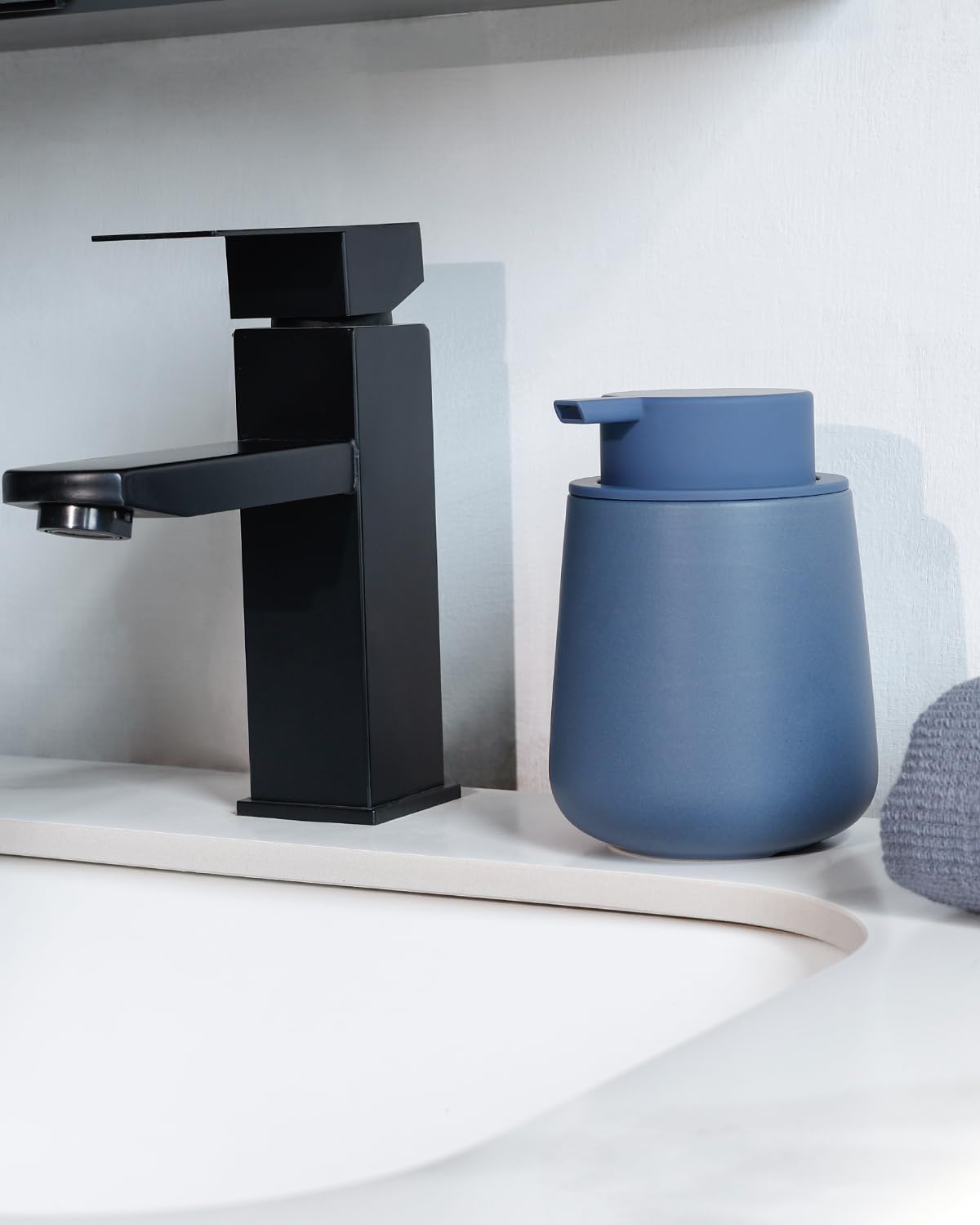 Detalle de BosilunLife Ceramic 11Oz Foam Soap Dispenser – Blue