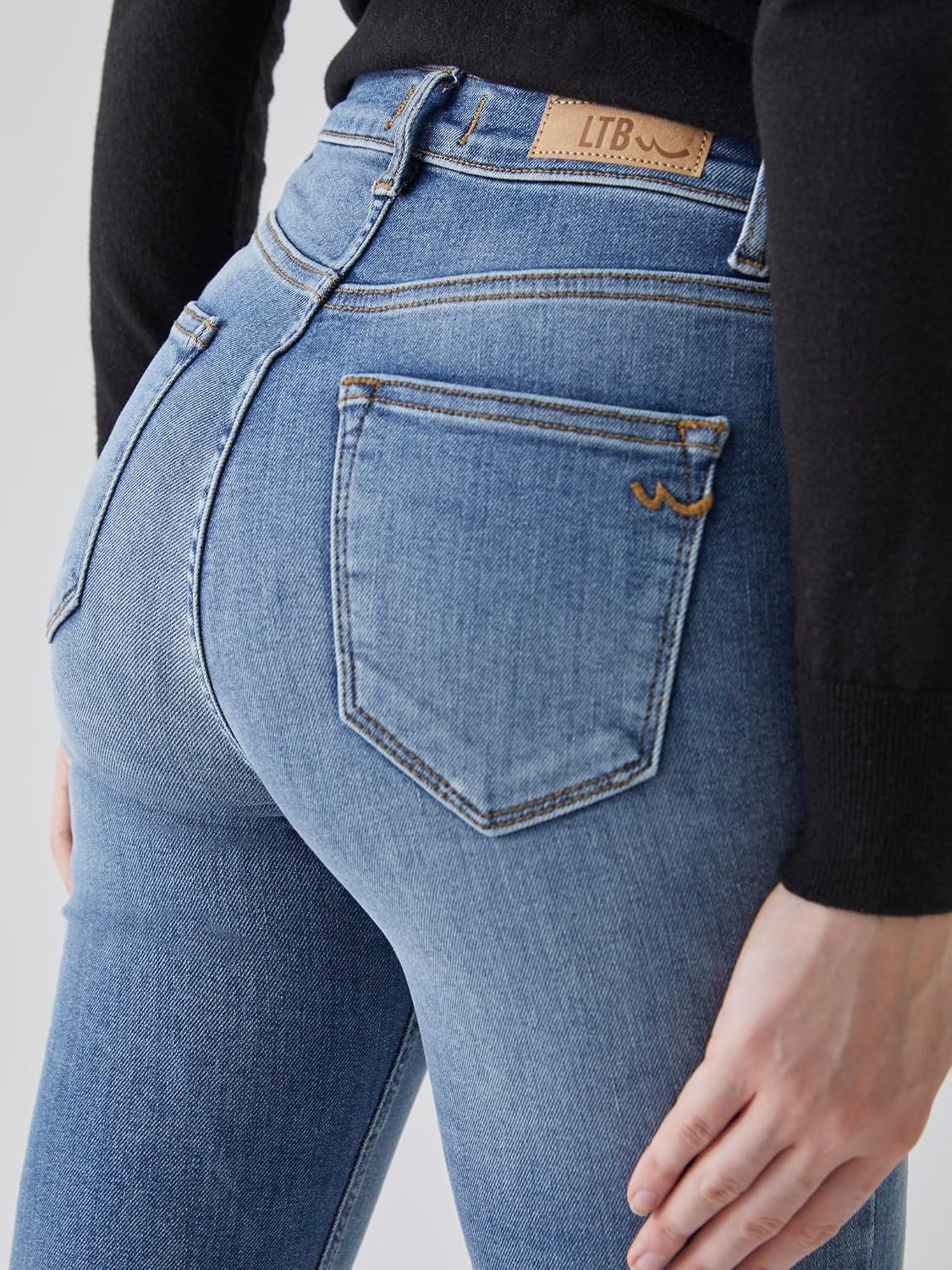 Detalle de LTB Amy X Jeans Donna: libertà di movimento e stile senza compromessi