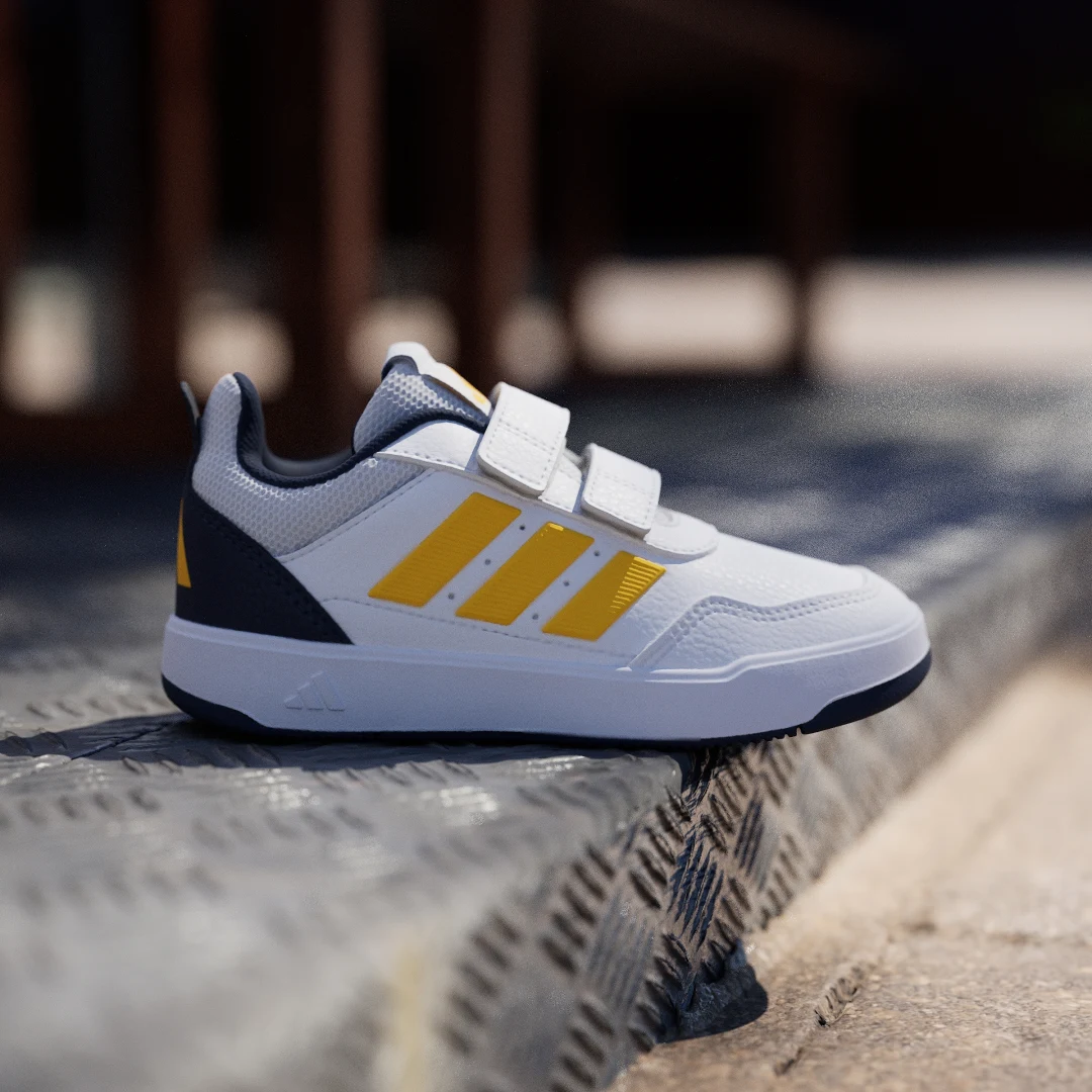 Detalle de Zapatilla Tensaur Sport 3.0 CF K de Adidas: opción fiable para entrenos diarios