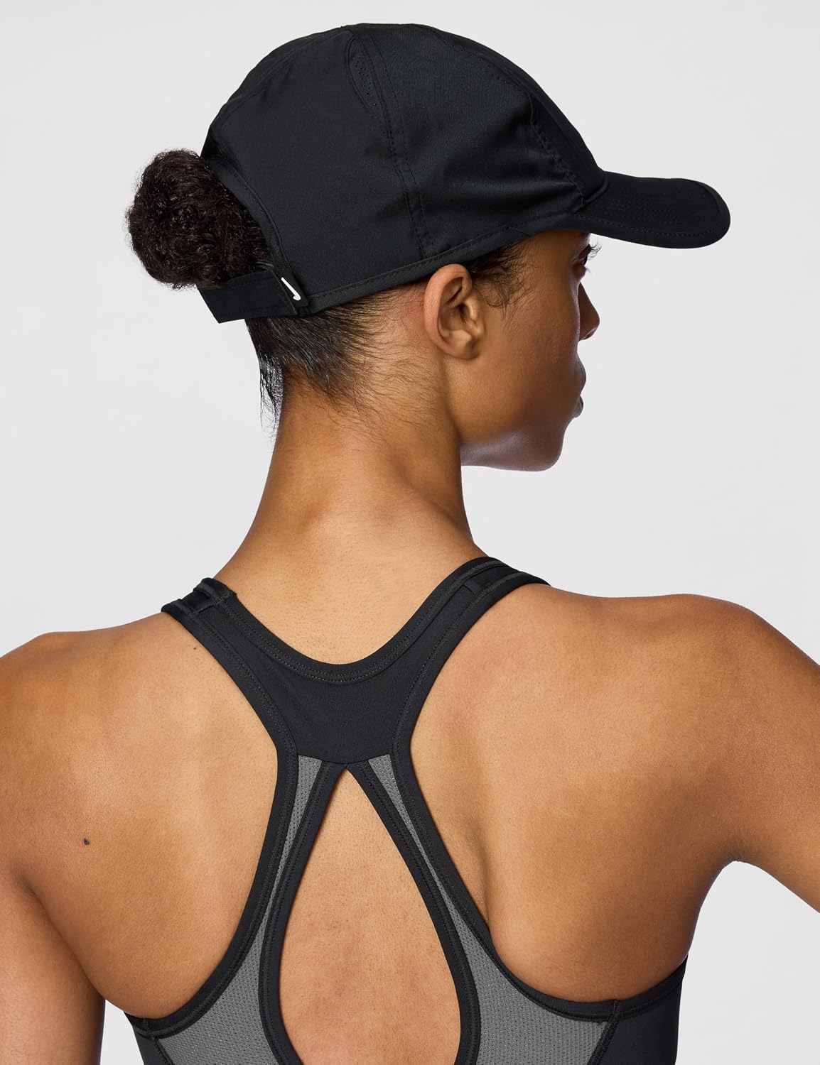 Detalle 1 de Nike Dri-FIT Club FB5682 – czapka z daszkiem Featherlight, 100% poliester