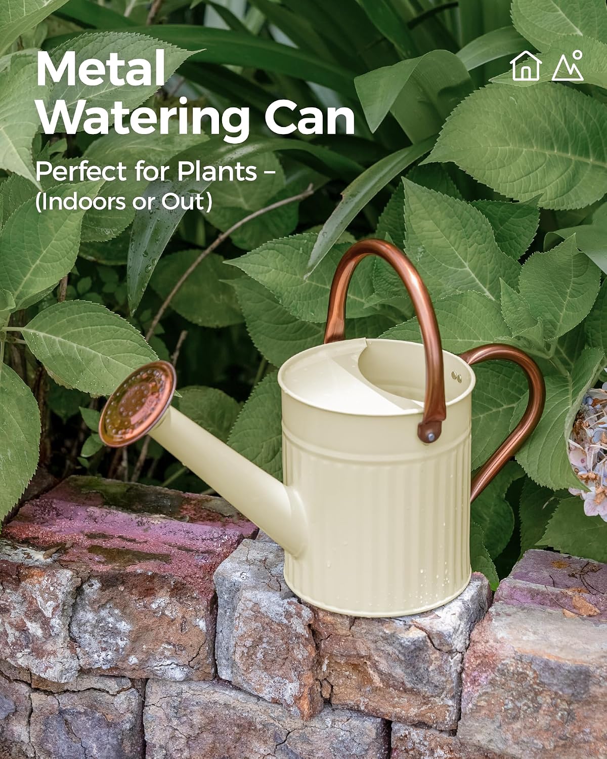 Detalle de Bamworld 1/2 Gallon Stainless Steel Watering Can with Removable Spout – Creamy Bronze Finish