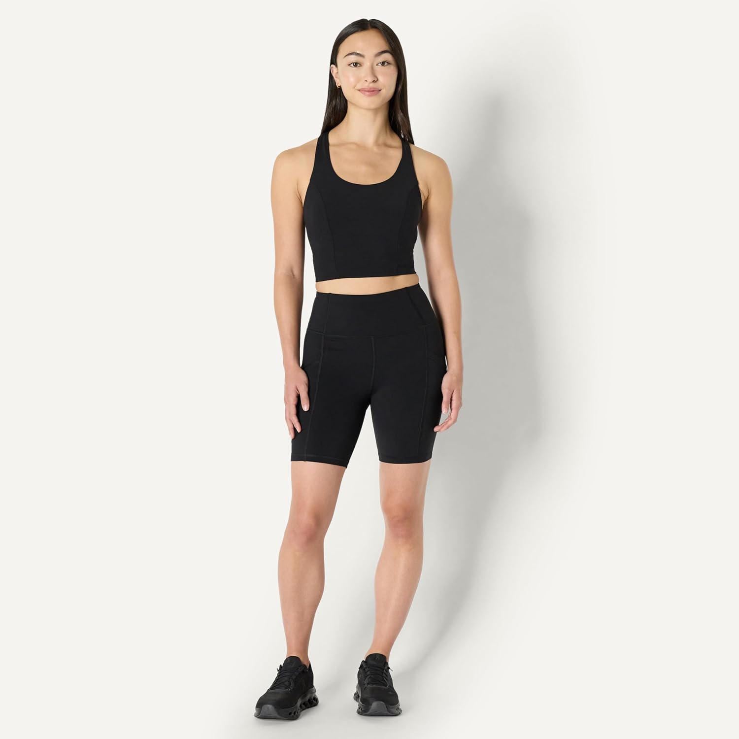 Detalle de Amazon Essentials Women's Active Total Train Medium Support Racerback Crop Tank with Built-in Bra