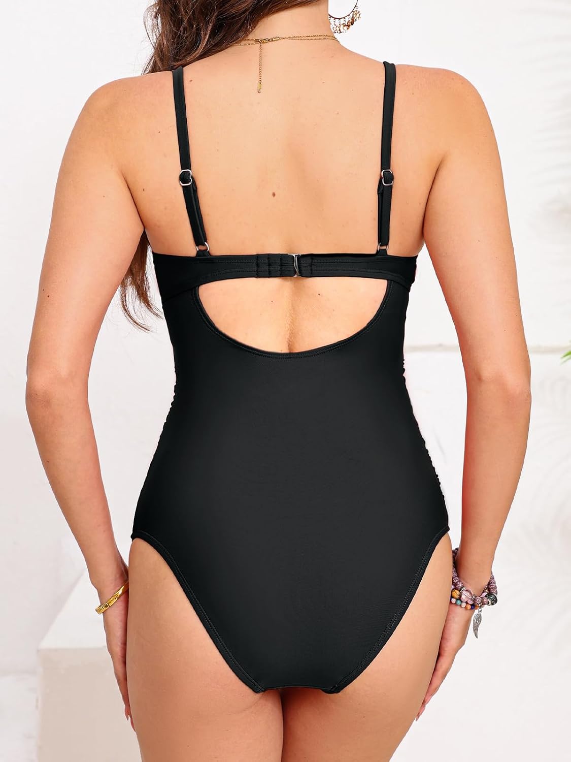 Detalle de Maillot de bain une pièce de maternité CUPSHE — enveloppant devant, froncé et crochet dans le dos