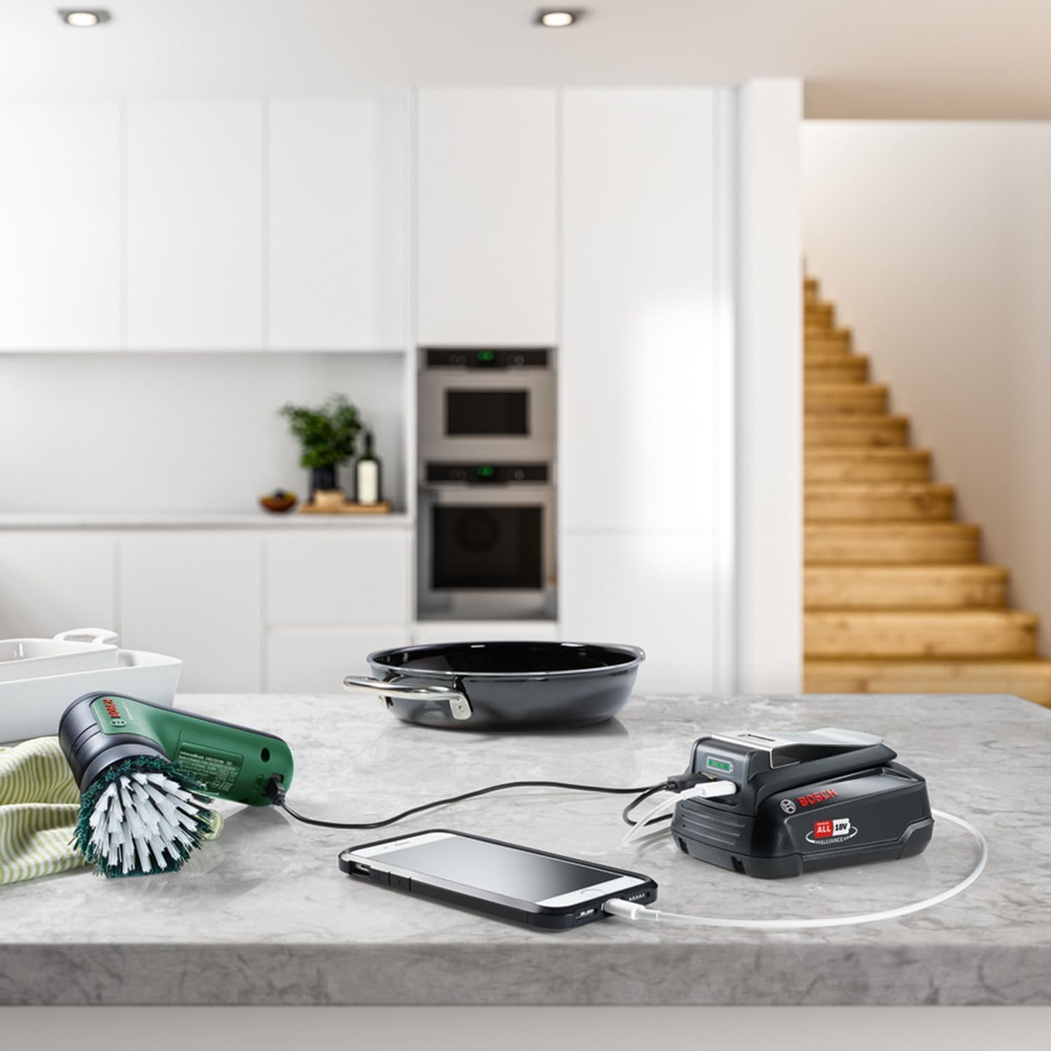 Detalle 2 de Bosch UniversalUSB 18V-45: Vielseitiger USB-A/USB-C Adapter mit Powerbank-Funktion