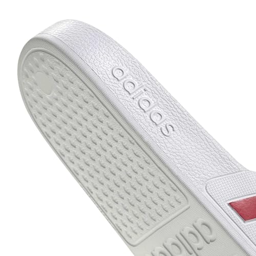 Detalle de Adidas Adilette Aqua Slides Unisex: horma clásica y comodidad para uso diario