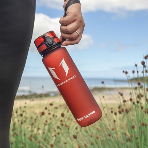 Detalle 1 de Super Sparrow Tritan-Trinkflasche, 750 ml, BPA-frei mit Trageriemen