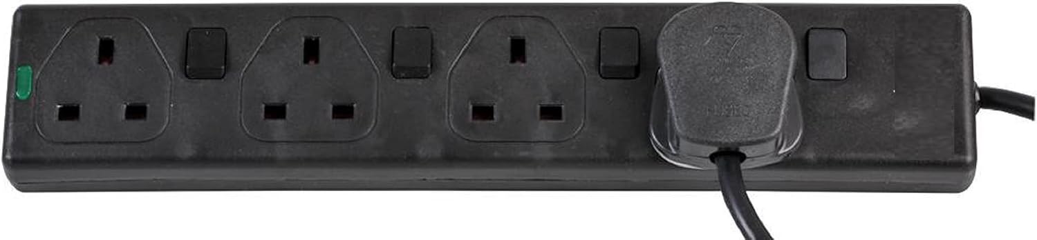 Detalle 2 de Pro Elec PL15331PL 3m Switched Surge Protected Extension Lead – White