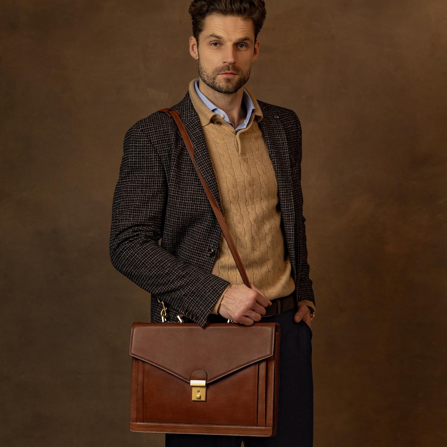 Detalle de Time Resistance Porte Document Homme en Cuir – Sac Bandoulière Pleine Fleur, Fabriqué à la Main en Italie
