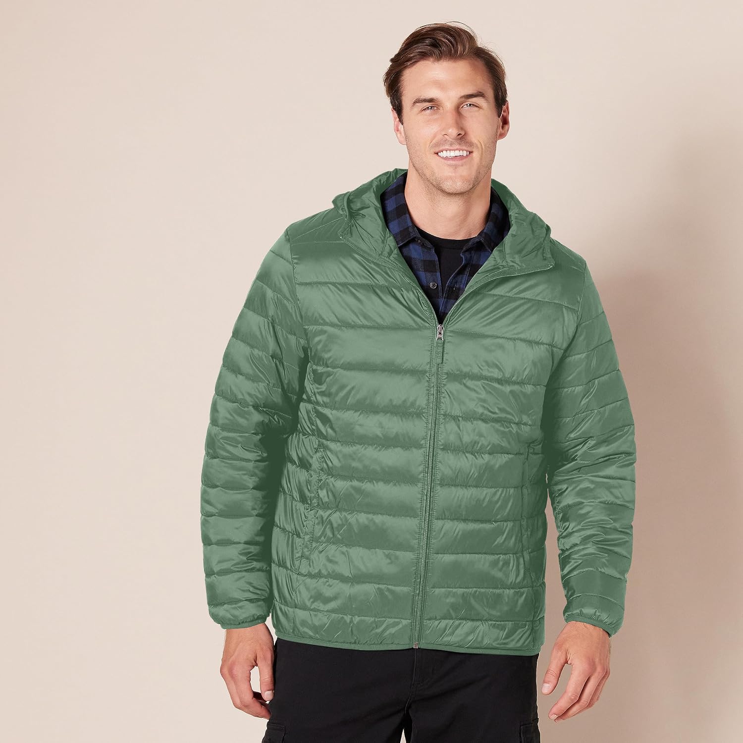 Detalle de Lightweight water resistant puffer jacket