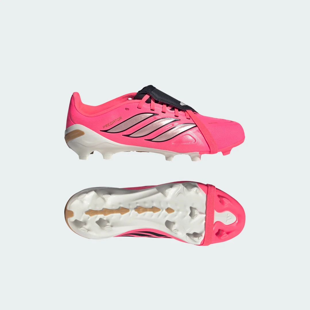 Detalle de Bota de fútbol Predator League con lengüeta plegable para césped natural seco de Adidas