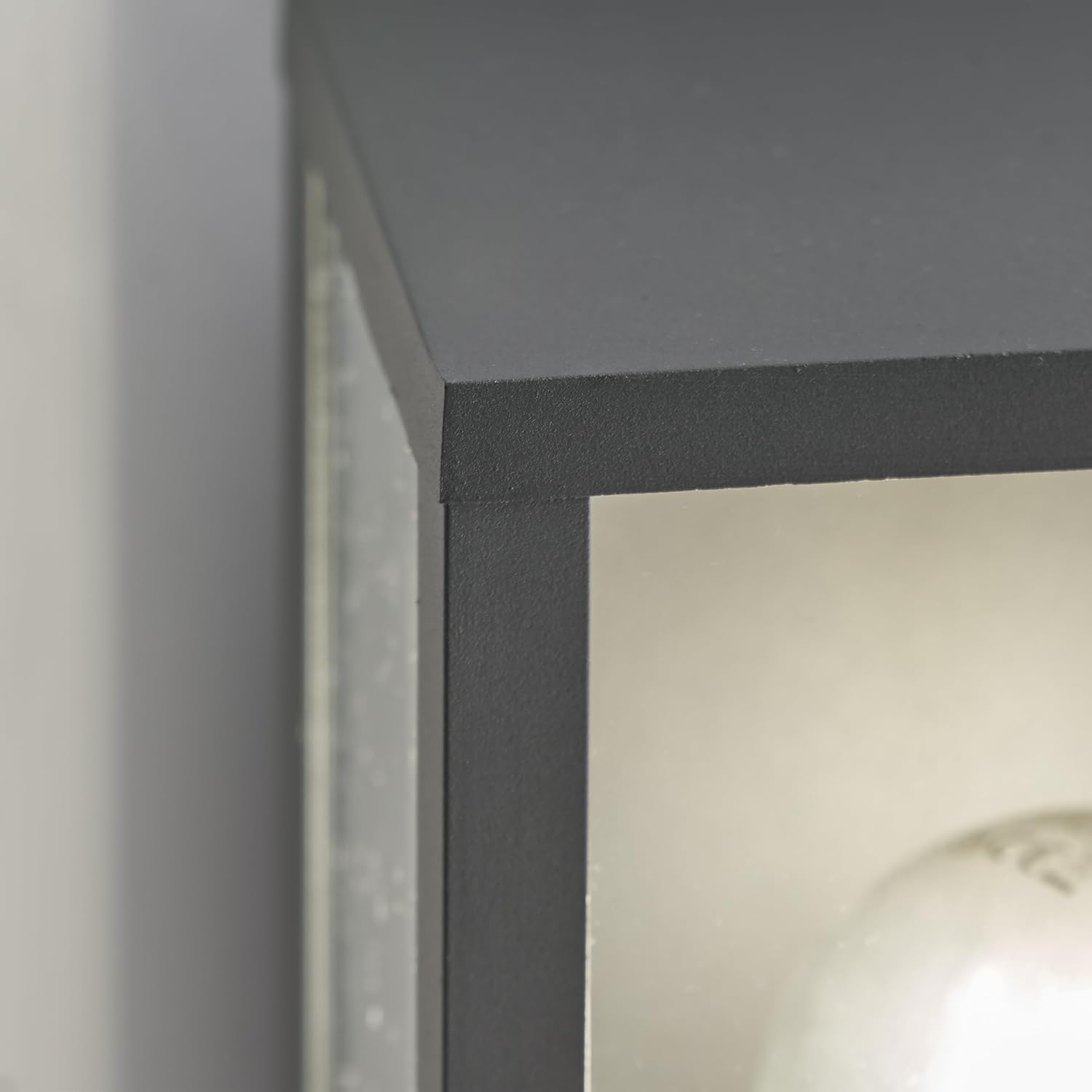 Detalle 2 de TRIO Potelets Hudson: lampe d'extérieur en aluminium moulé anthracite (1 ampoule, non incluse)