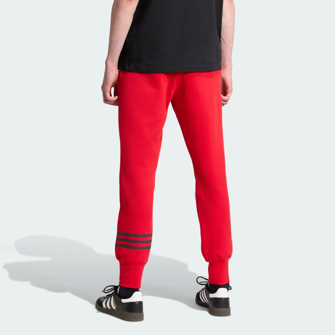 Thumbnail 1 de Pantalón Street Neuclassics Cuffed de Adidas | Rojo