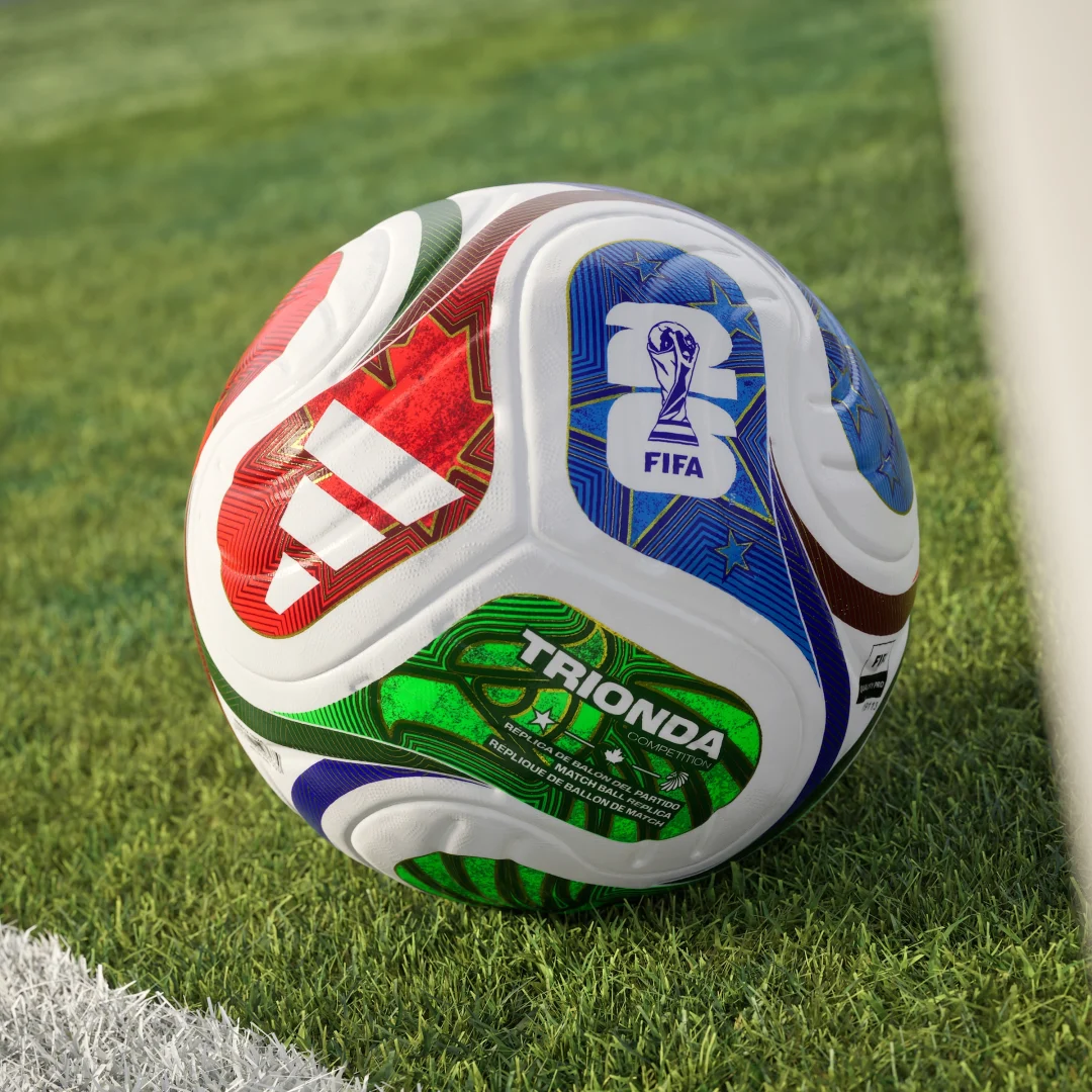 Detalle 2 de Balón Copa Mundial de la FIFA 26™ Trionda Competition de Adidas — color Blanco