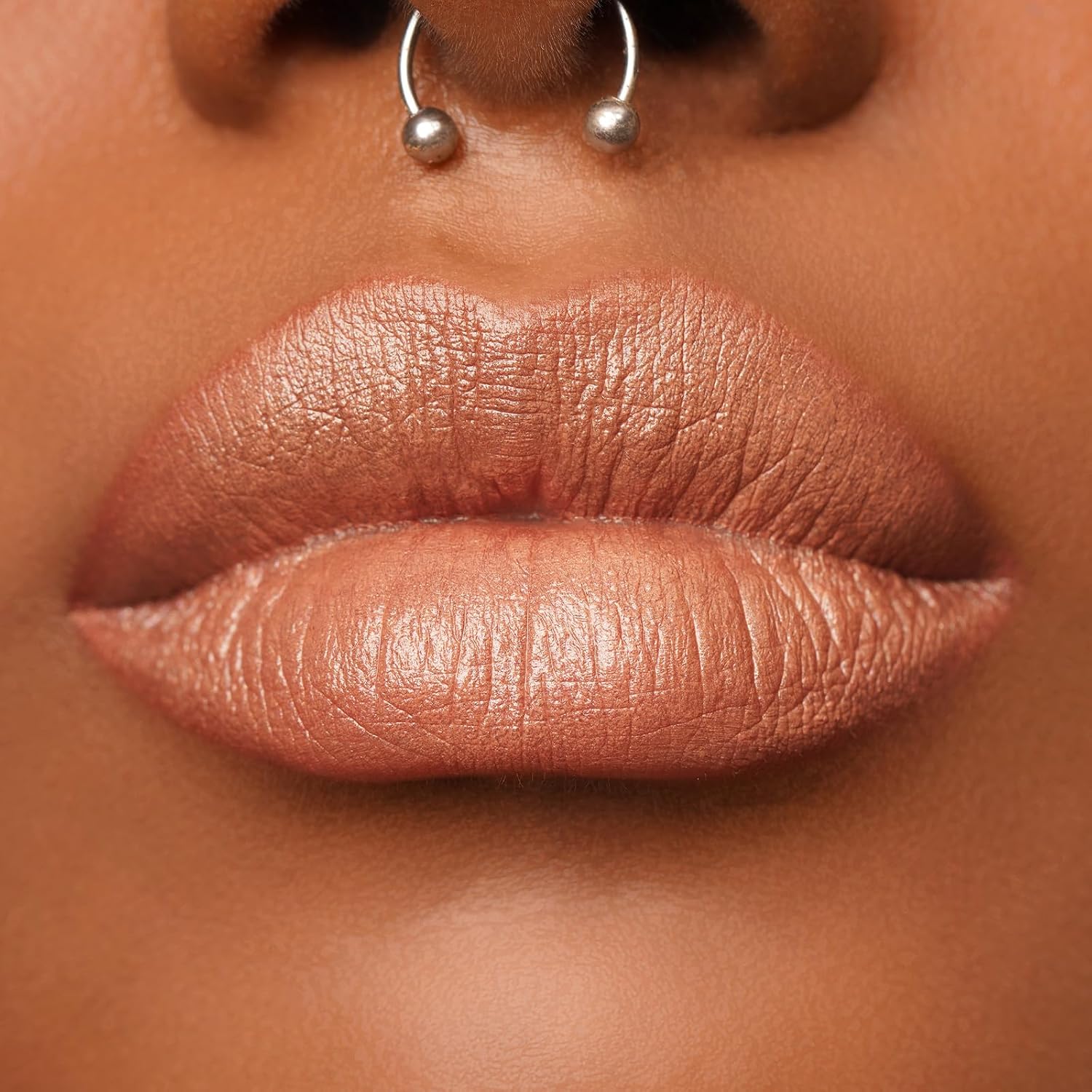 Thumbnail 6 de OULAC Metallic Glanz Lippenstift „Champagner“ – veganer Lippenstift mit perlenden Schimmerpigmenten
