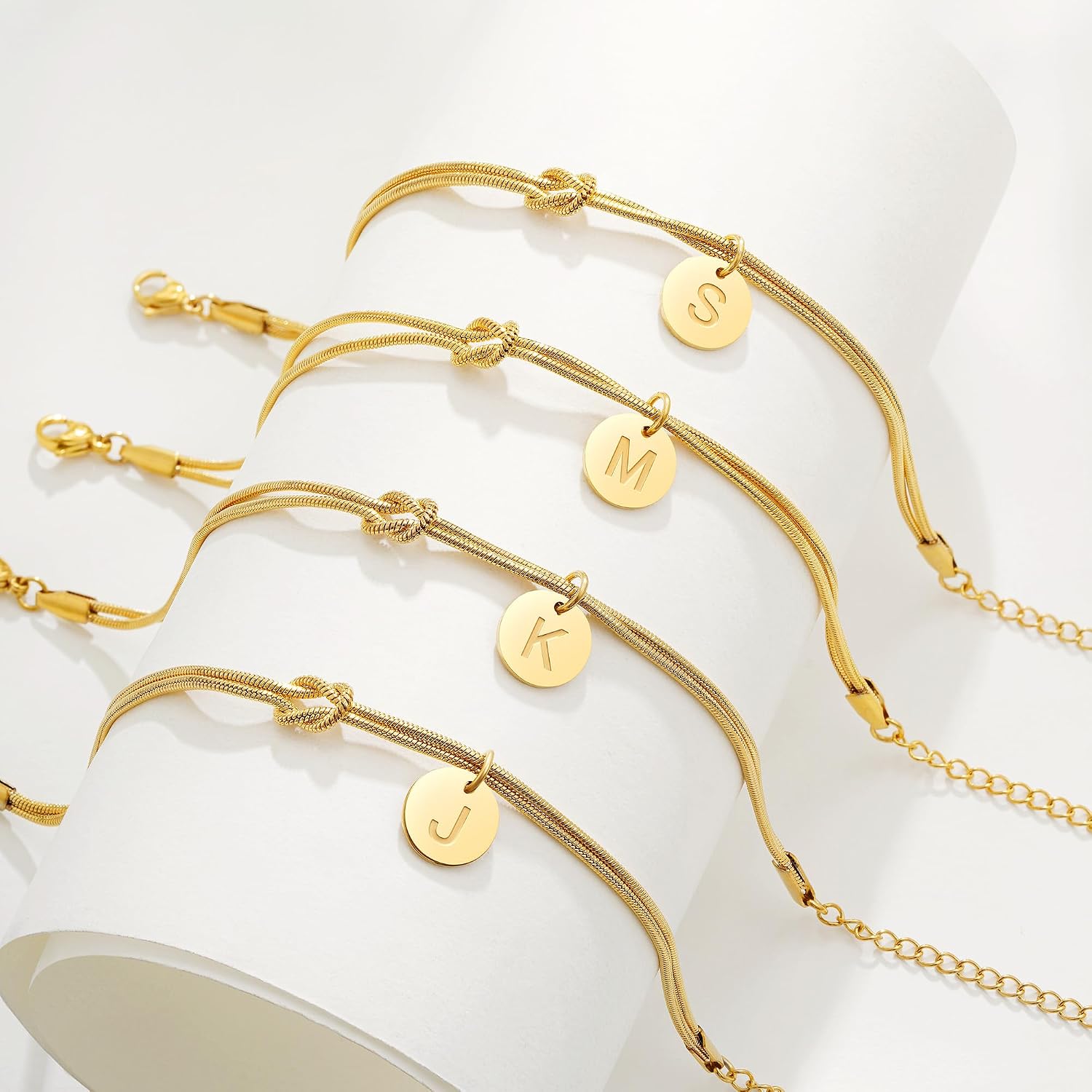 Detalle de SLOONG Armband Damen Silber Gold – Knot Armband mit Buchstaben Monogramm, 18K Goldbeschichtung
