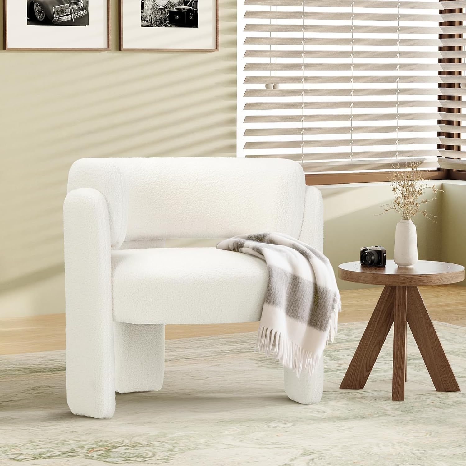 Detalle de COLAMY W181 Sherpa Accent Chair, Cream, Rounded Arms and Three-Leg Design