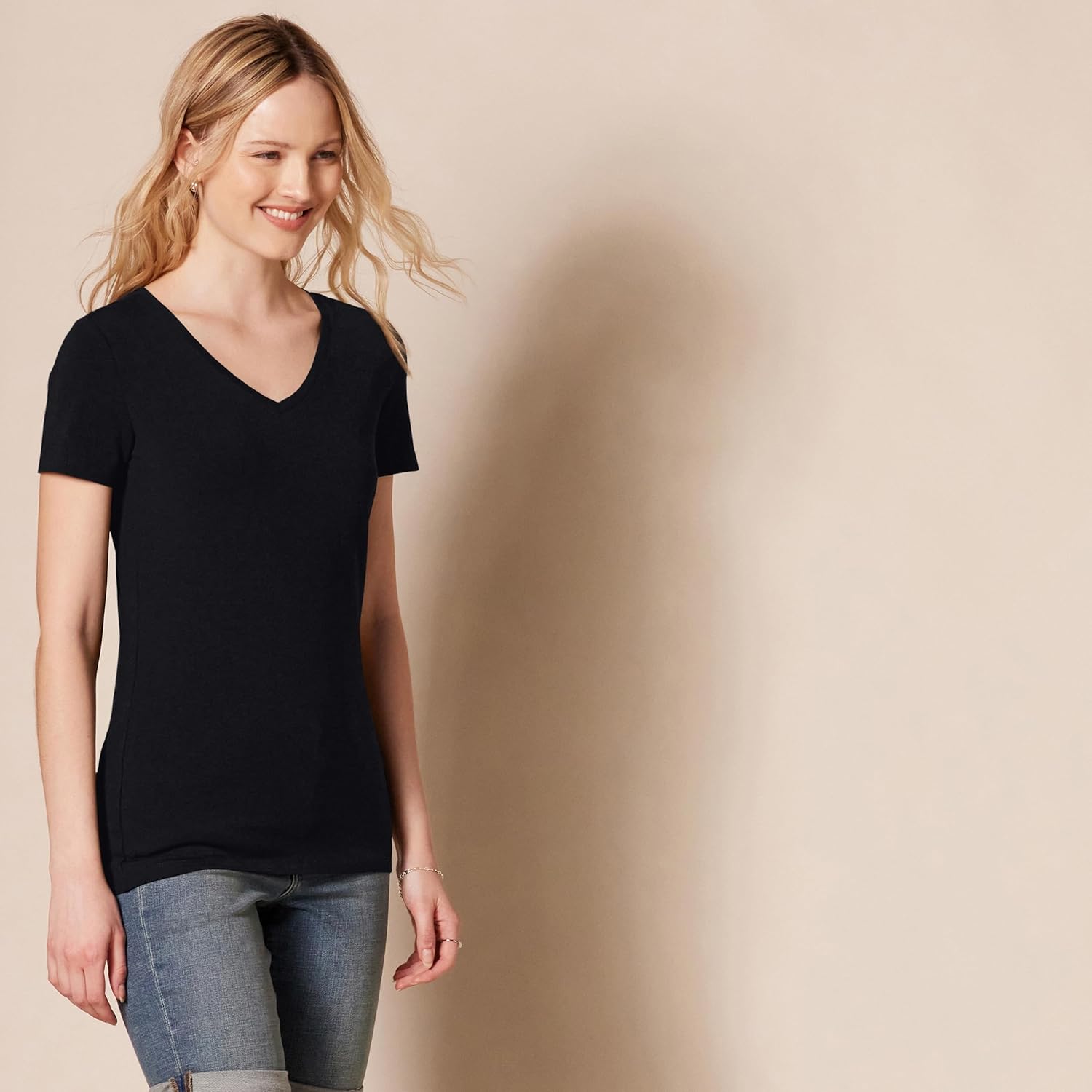 Thumbnail 1 de Amazon Essentials T-Shirt da donna a maniche corte in jersey di cotone e modal con scollo V o girocollo