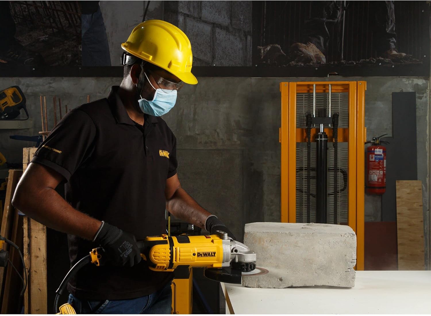 Thumbnail 6 de DEWALT DWE4579-QS, meuleuse électrique 230 mm avec démarrage progressif et carter sans outil