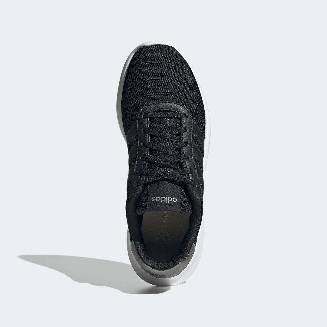 Detalle 2 de Adidas Lite Racer 3.0: zapatilla en negro para uso diario con estilo y comodidad