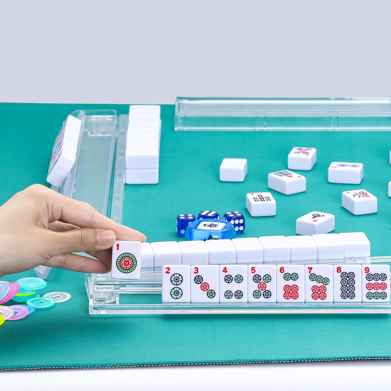 Detalle de GUSTARIA Mahjong All-in-One Tile Rack & Pusher: White, Set of 4