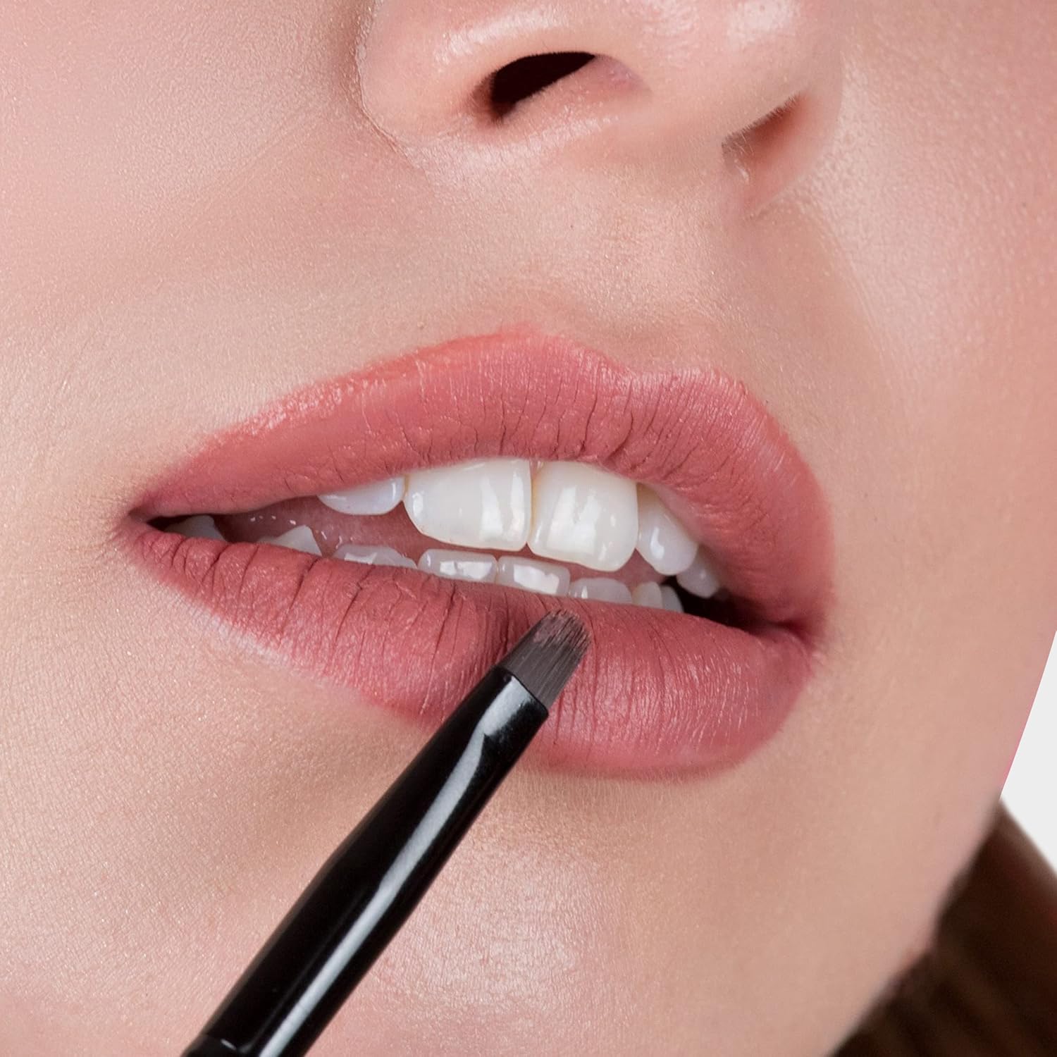 Detalle de Impala Pennello Labbra Nº 21 – Rossetti in crema, gloss e matitoni, trucco professionale