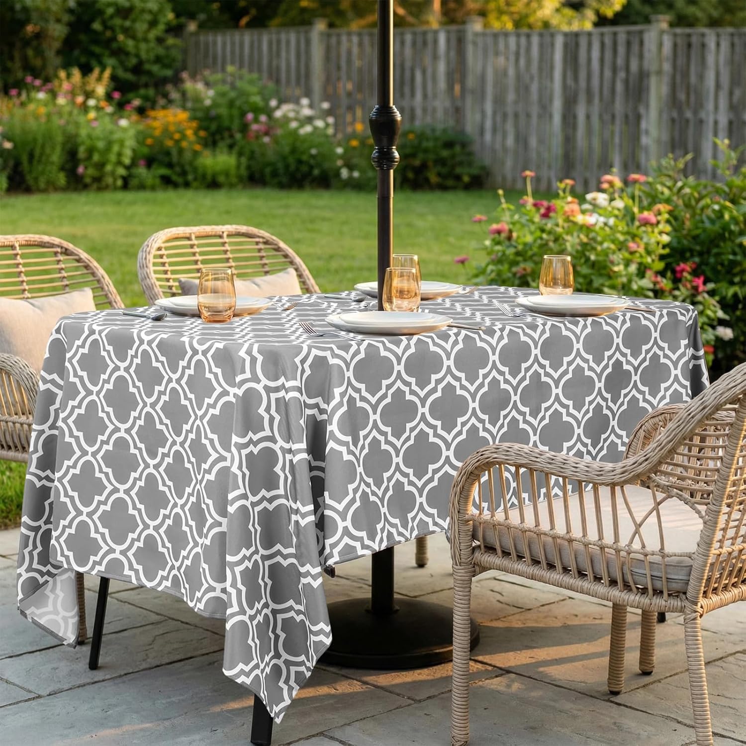 Thumbnail 1 de Eternal Beauty Rectangle Indoor & Outdoor Splashproof Tablecloth with Umbrella Hole and Zipper, Grey (132 x 178 cm)