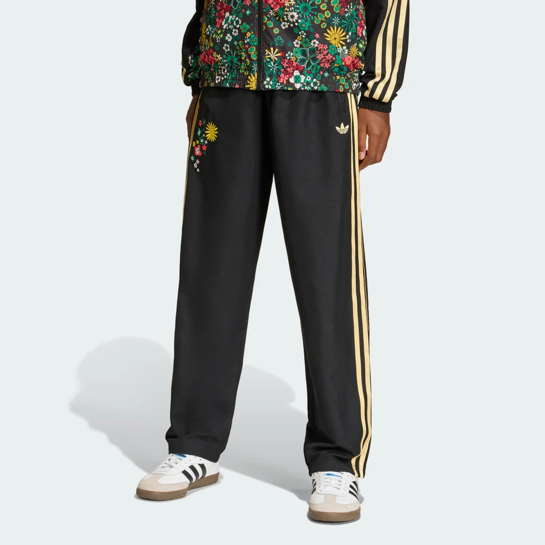 Detalle de Pantalón de chándal Adidas Originals x Liberty London (Negro)