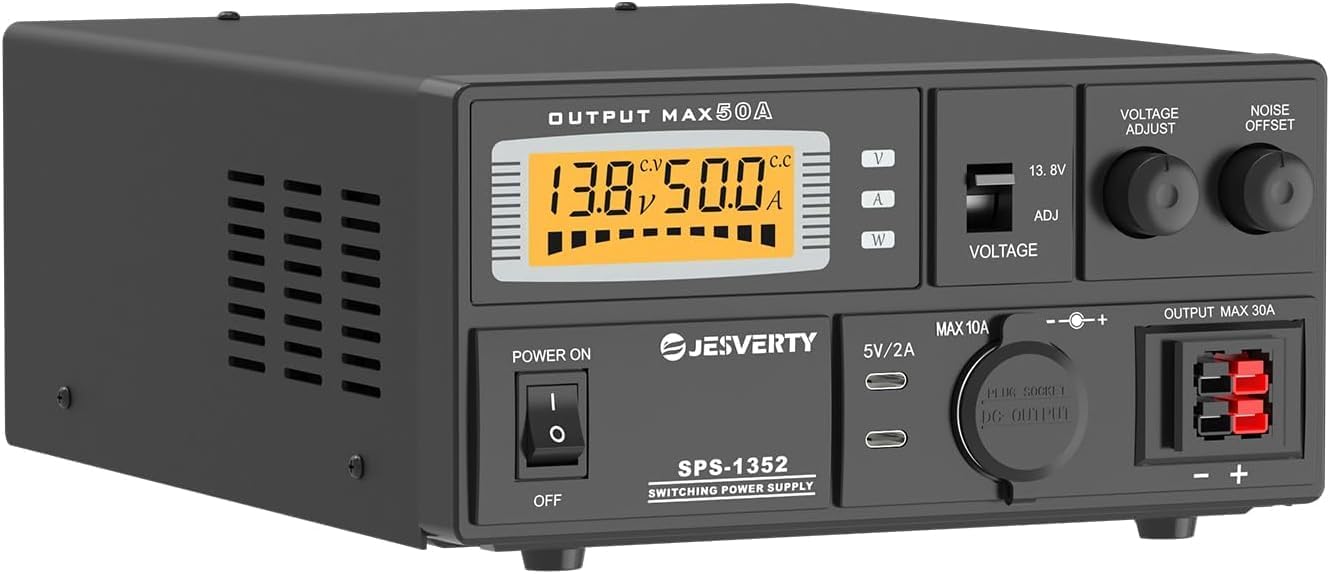 Detalle de Jesverty SPS-1352: Universelles kompaktes Tischnetzteil mit 50 A, vielseitigen Anschlüssen und Rauschunterdrückung