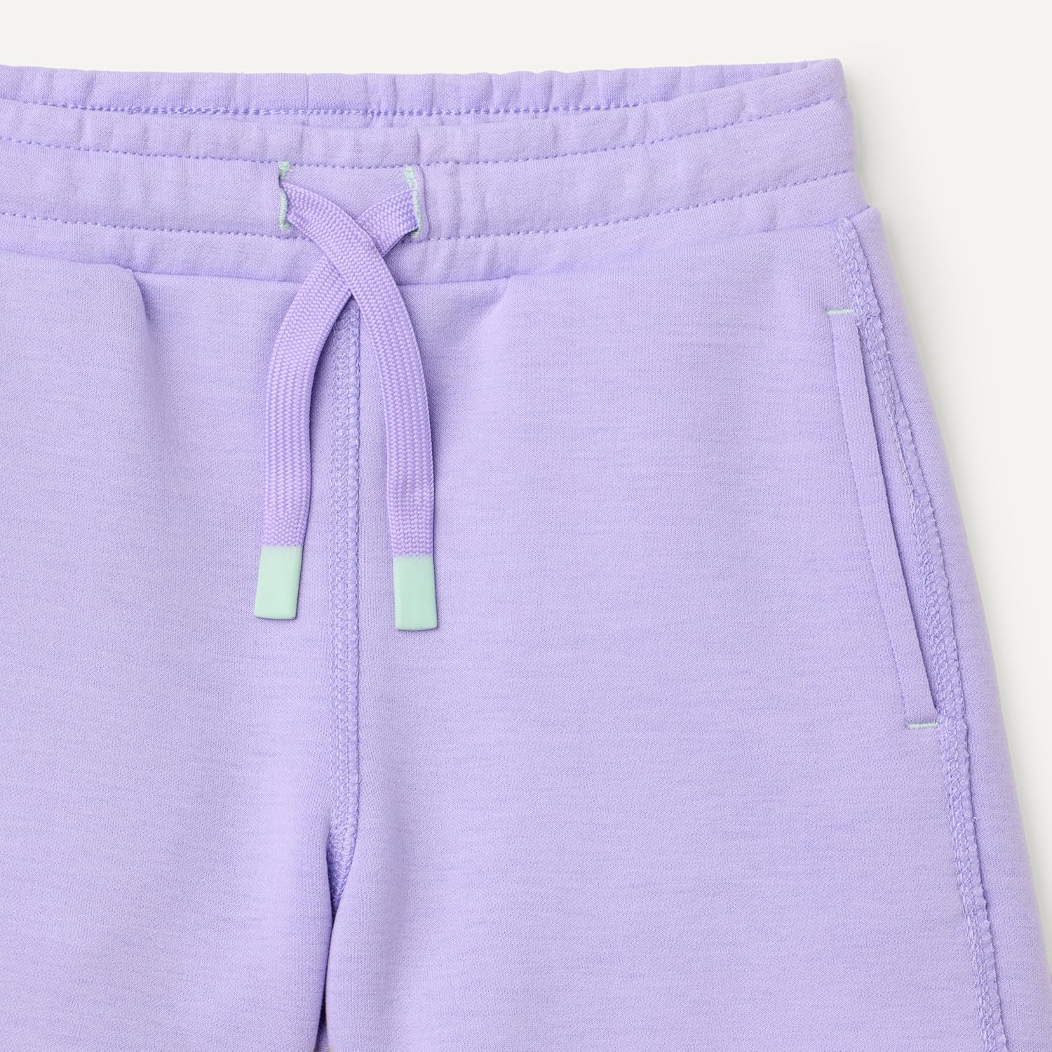 Thumbnail 3 de Amazon Essentials Girls' Athletic Regular Fit Workout Shorts with Pockets