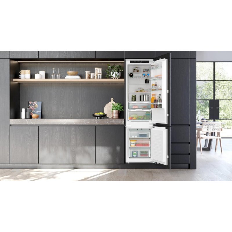 Detalle 2 de Siemens frigorífico integrable No Frost hyperFresh y superFreezer 194 cm y 290 L en blanco