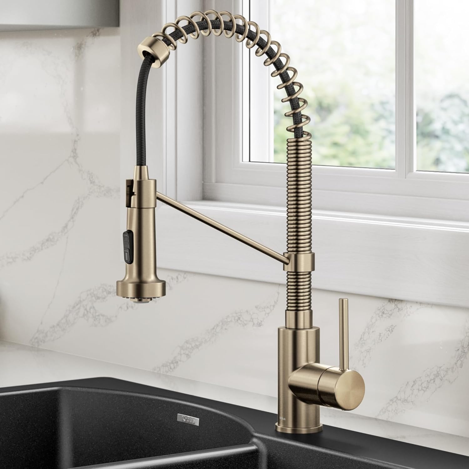 Detalle 2 de KRAUS Bolden Commercial Style 2-Function Pull Down Kitchen Faucet (KPF-1610SFACBKRAUS) in Spot-Free Antique Champagne Bronze