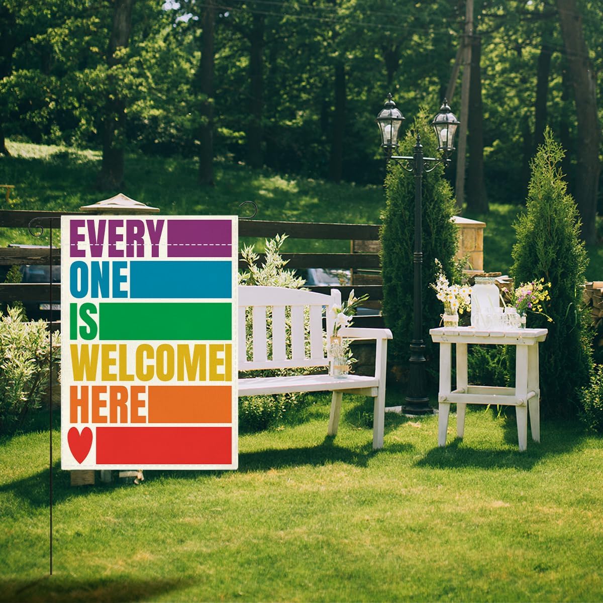 Detalle 2 de Rainbow Pride Garden Flag, 12 x 18 Inches