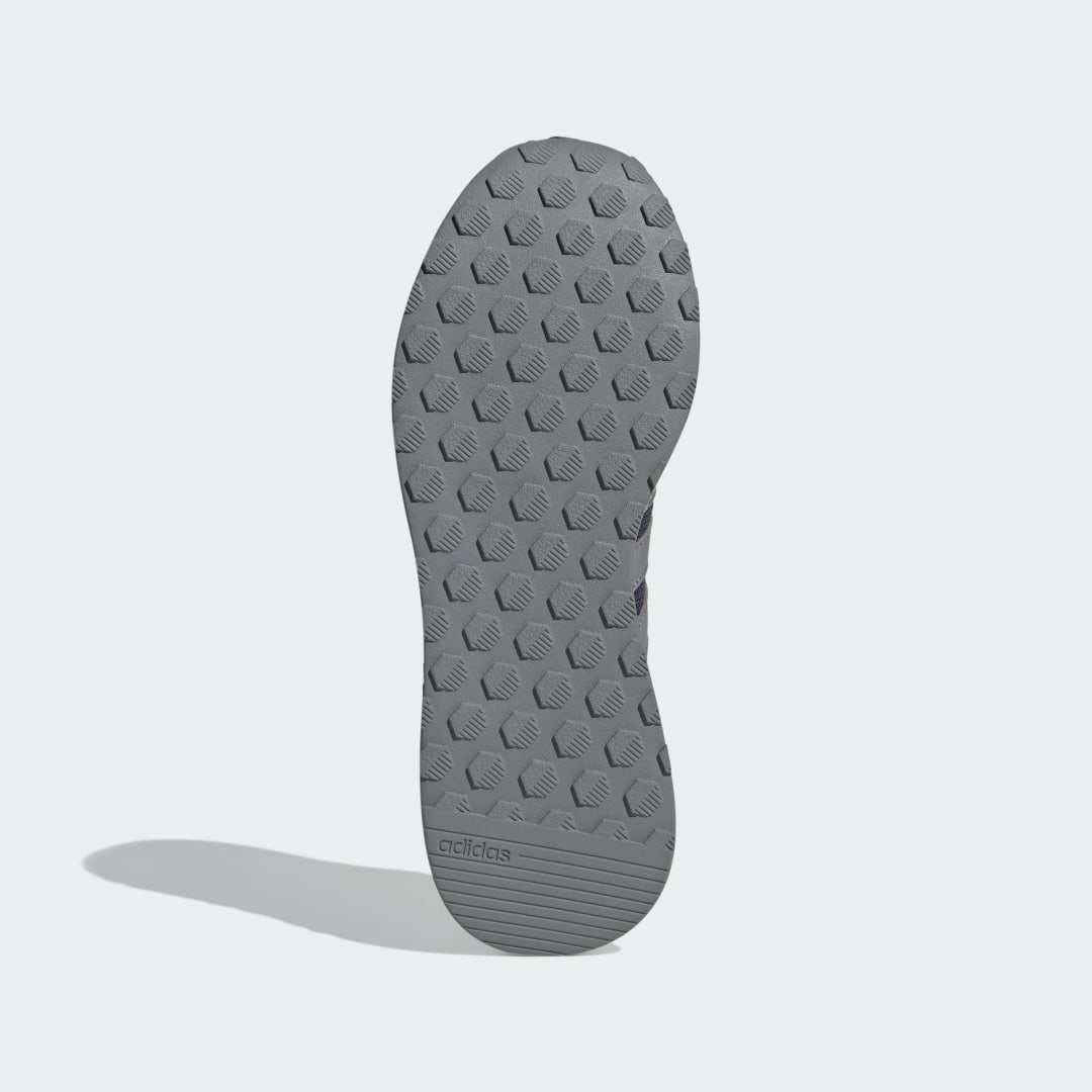 Detalle de Zapatilla Run 50s de Adidas: comodidad clásica para entrenos diarios