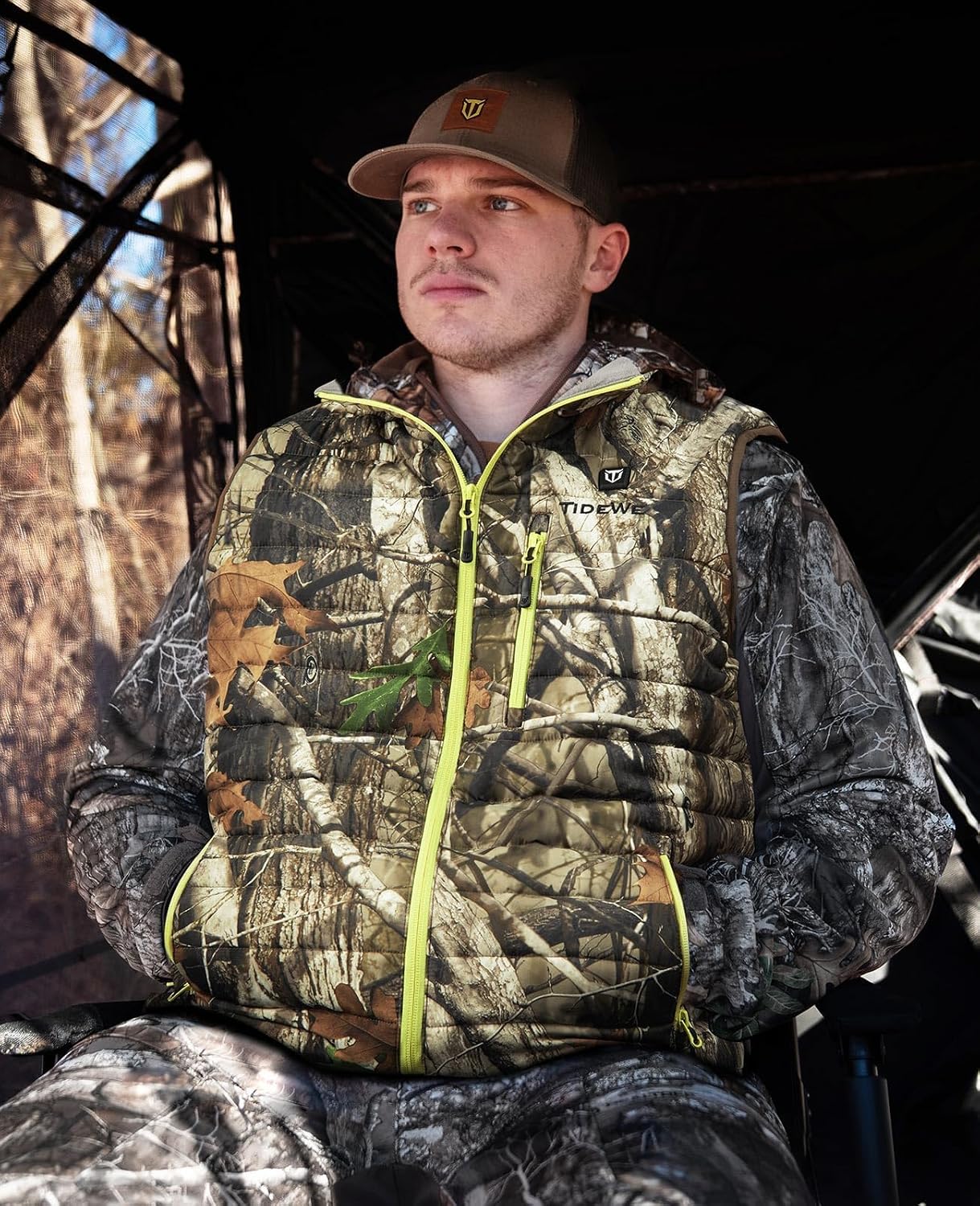 Detalle 2 de TIDEWE Heated Vest for Men, 4 Heating Zones, 3 Settings, 10,000mAh Battery Pack