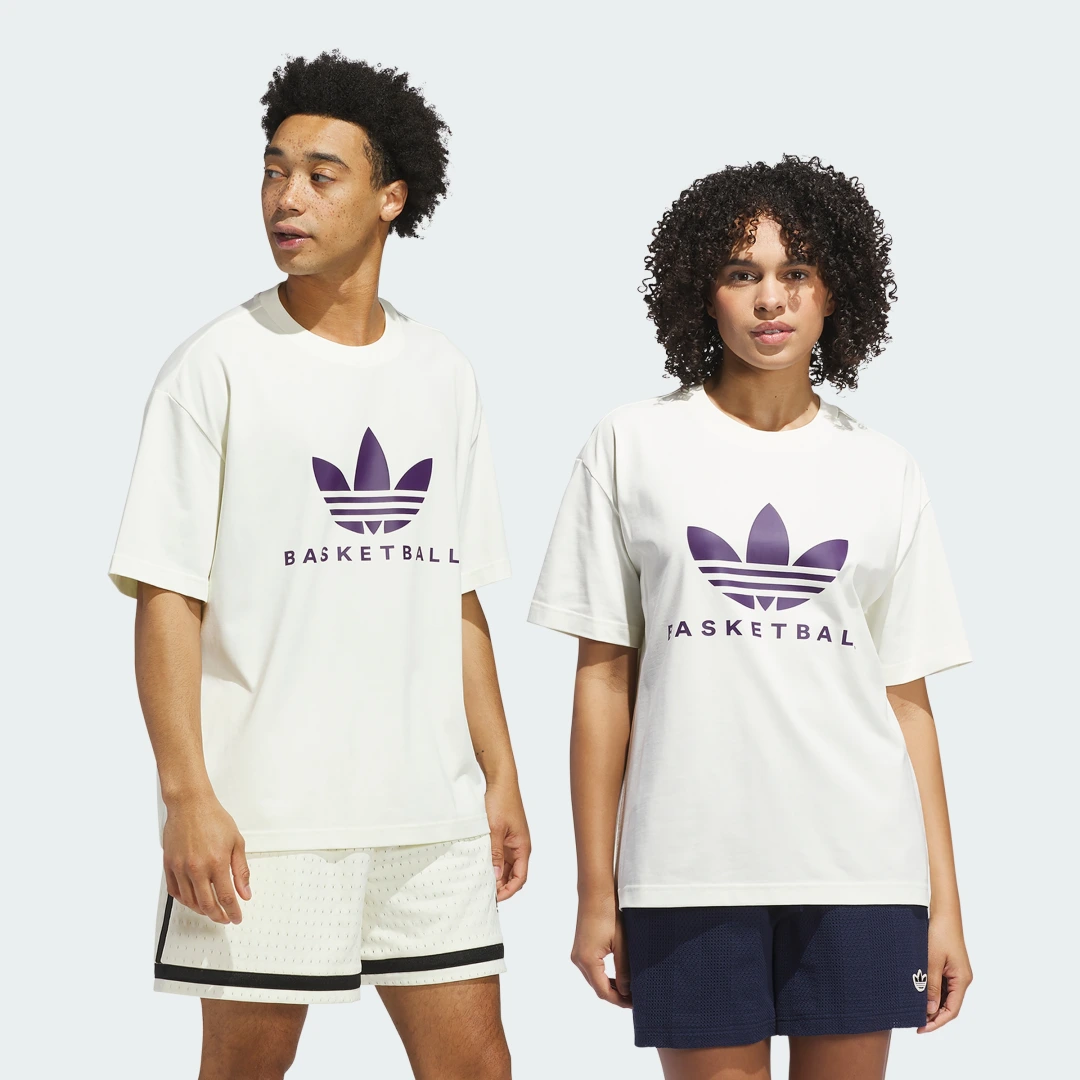 Detalle de Camiseta de baloncesto Adidas Originals Courtside Beige