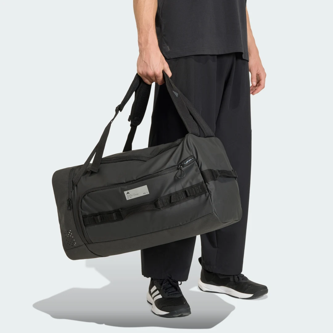 Detalle de Adidas Hybrid, bolsa de viaje negra
