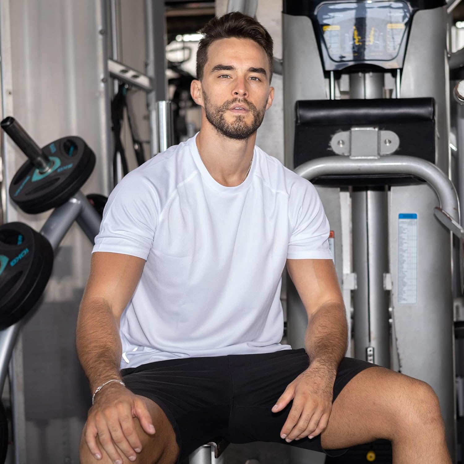 Detalle 2 de ZENGVEE 3 Pack Gym Shirts for Men — Dry Fit Short Sleeve, Breathable and Moisture-Wicking