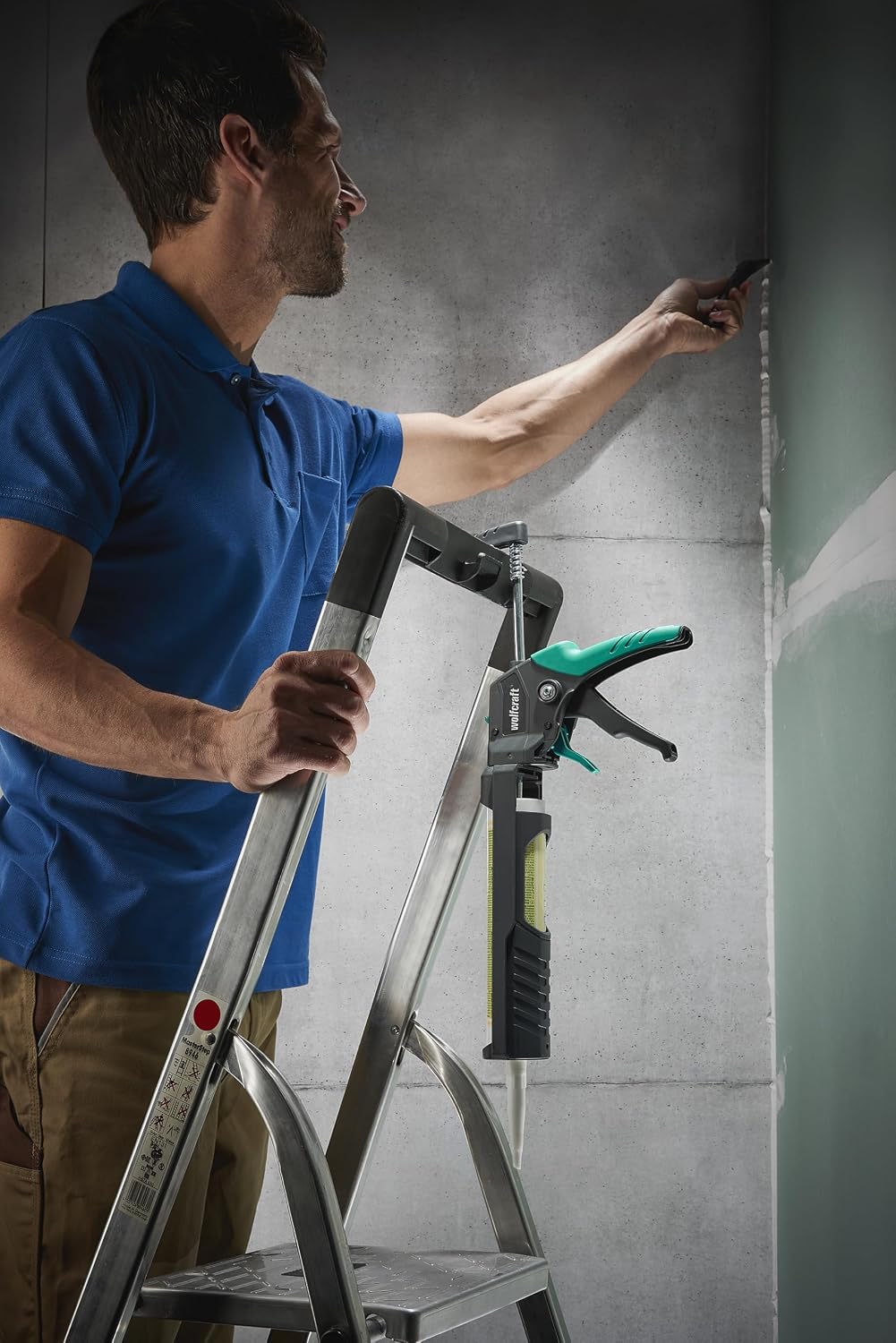 Detalle de wolfcraft MG 550 Caulking Gun I 4358000 – The strong and versatile tool for caulking and bonding