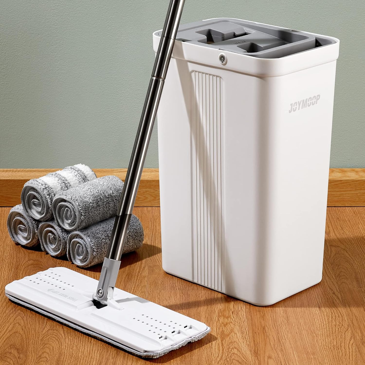 Detalle de JOYMOOP Bucket #2124 Flat Mop System with Dual-Chamber Bucket and 5 Pads